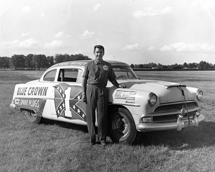 Фрэнк машины. Hudson Hornet авария 1954. Хадсон Хорнет 1954. Хадсон Хорнет 1951 наскар. Hudson Hornet 1955 NASCAR.